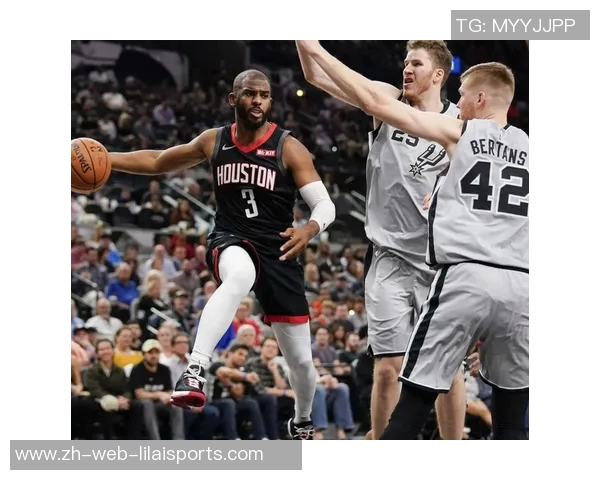 火箭队与小牛队激战正酣NBA赛场精彩瞬间回顾与分析
